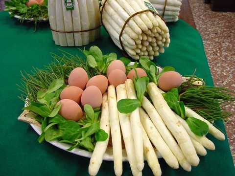 Uova e asparagi di Bassano DOP