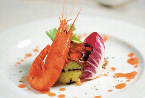 Millefeuille with PGI Radicchio di Verona, prawns and a seafood sauce